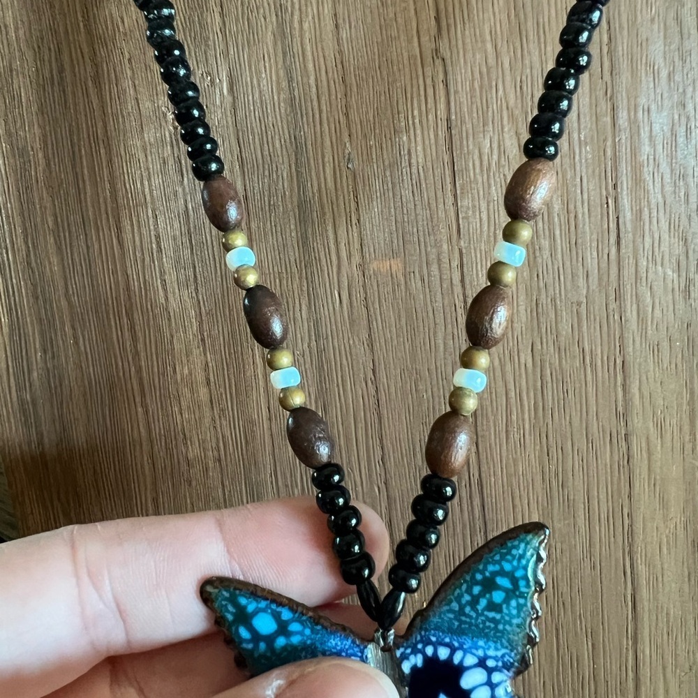Vintage Copper Butterfly Gold Tone Black Blue White Pendant Beaded Necklace - Picture 7 of 10